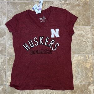NWT Touch by Alyssa Milano Maroon Huskers Nebraska V-Neck Tee